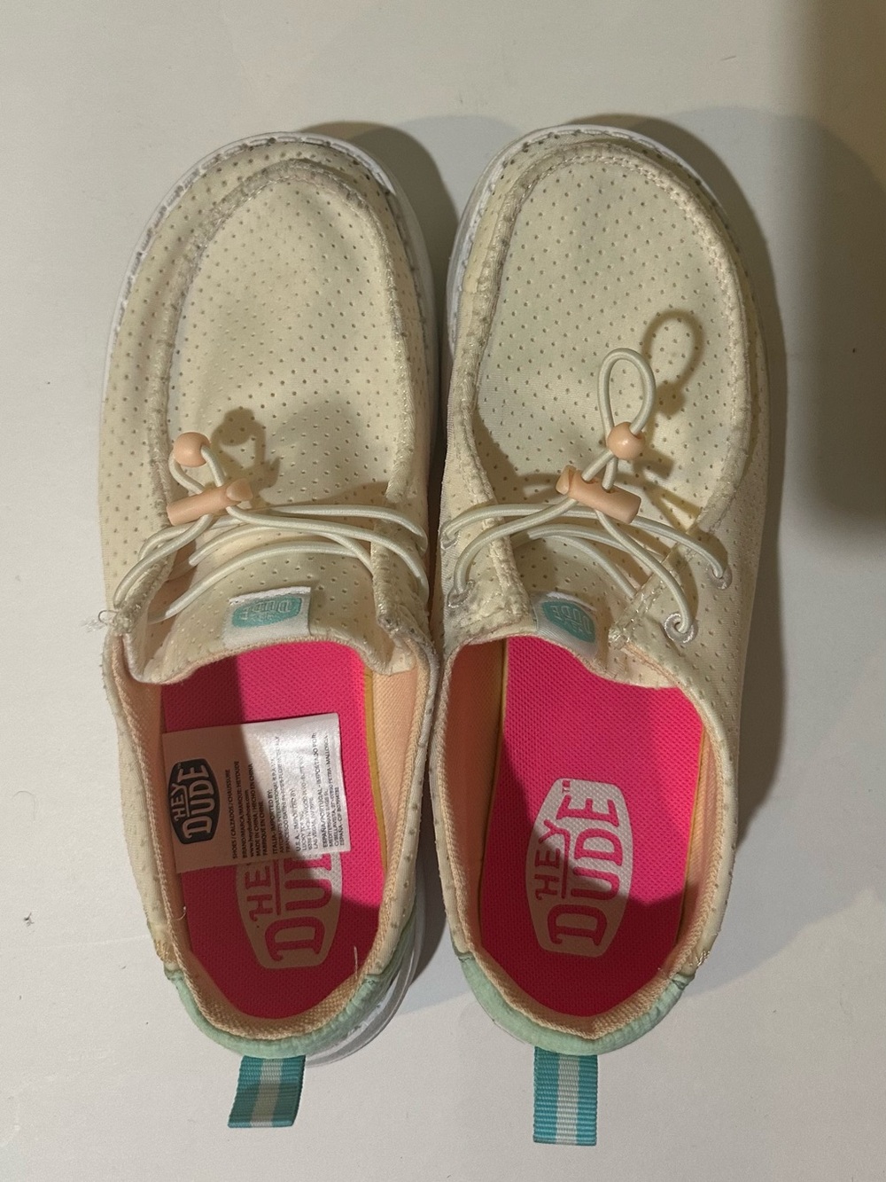 Hey Dude Women’s cream Sneakers with Coral Pink Insoles - Picture 2 of 7